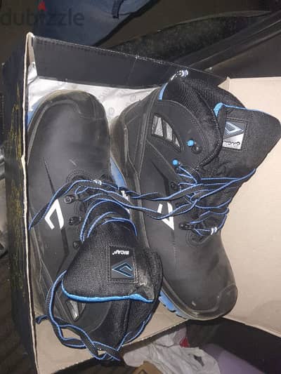 Safety Shoes New