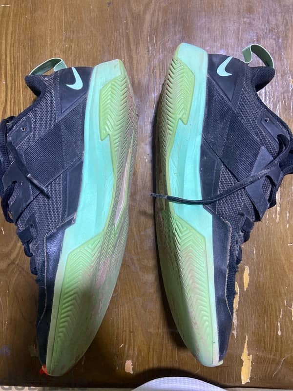 nike tennis shoes 1