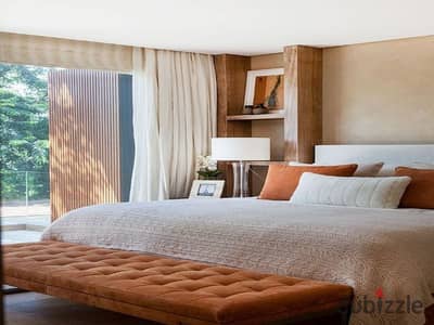 A bargain price for a two-bedroom hotel apartment opposite the Oasis Hotel and near the Pyramids. Ready for immediate viewing. Trading in dollars dail