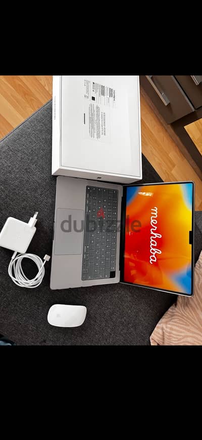 MacBook Pro 14'M1 pro 4 cycle Count with box