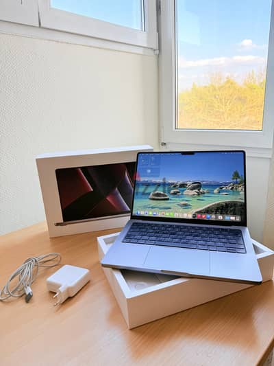 MacBook Pro 14' M2 Pro 16GB With BOX
