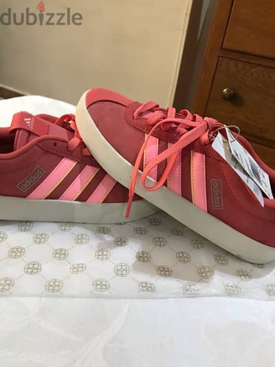 حذاء اديداس  adidas  shoes