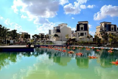 قل مقدم وأقل سعر وأطول فترة سداد لامتلاك تاون هاوس في Chillout Park في 6th of October City داخل كمبوند متكامل الخدمات وموقع مميز بالقرب من أهم المحاور