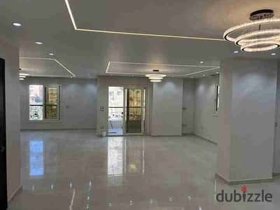 شقة للبيع في مكرم عبيد اول سكن 200م