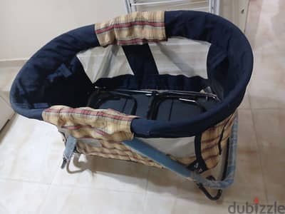 سرير اطفال ثابت ومرجيحه