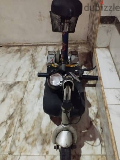 اسكوتر كهرباء لقطة فرصة حتى ١٥ سنه