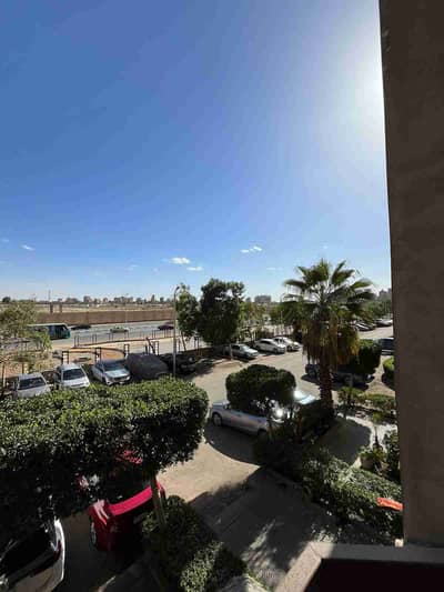 Premium living and investment opportunity, apartment for sale in Degla, Maadi, Street 198, branching off from Street 233, upscale and quiet location next to services