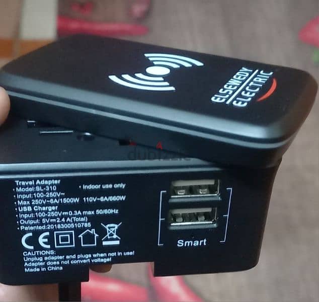 محول  سفر دولى 2 فى 1 مزود بشاحن لاسلكى قابل للازالة 5