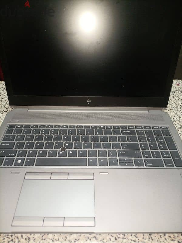 HP zbook 15g5 5