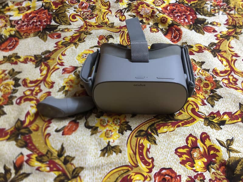 Oculus Go Grey Color VR  Excellent condition 3