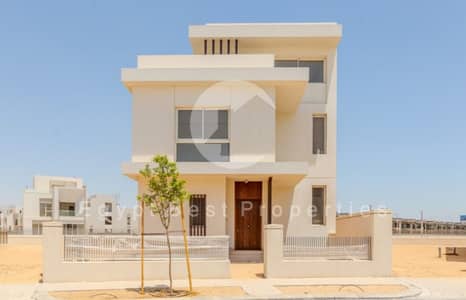 Resale Villa in Cairo Gate, Very Prime Location, Ready to Move