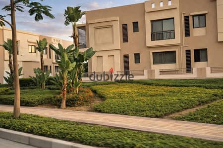 تاون هاوس للبيع بالتقسيط فى كمبوند تاج سيتى - التجمع الخامس - TAJ CITY