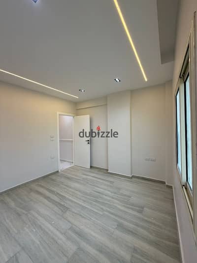 Luxury apartment for sale, 150m², in the Third District, October