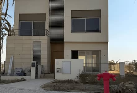 فيلا للبيع استلام فوري بموقع مميز باحسن فيو في بالم هيلز نيو كايرو - التجمع الخامس  Palm hills New Cairo