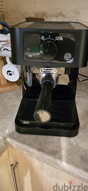 Delonghi Coffee Machine & Beans Grinder