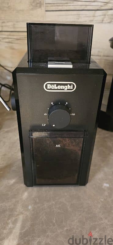 Delonghi Coffee Machine & Beans Grinder 1