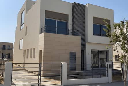 فيلا للبيع باقل سعر في السوق 227 متر موقع مميز جدا في بالم هيلز نيو كايرو  Palm hills New Cairo
