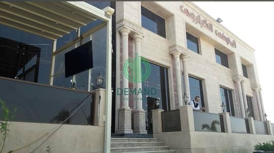 محل 42 متر دور ارضي للايجار  مرتفع واخد ناصيتين في قلب الشيخ زايد الحي التاسع - Monufy Mall