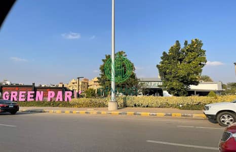 مطعم 55 متر متشطب  للايجار فى ستريب مول جرين بارك على المحور دايركت امام نادى اكتوبر
