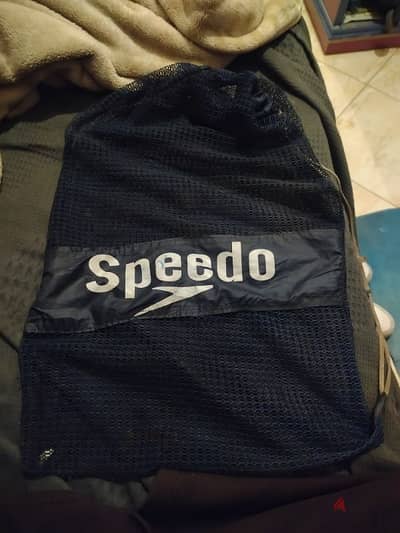 شبكه ادوات سباحه ( شنطه سباحه) اصليه speedo