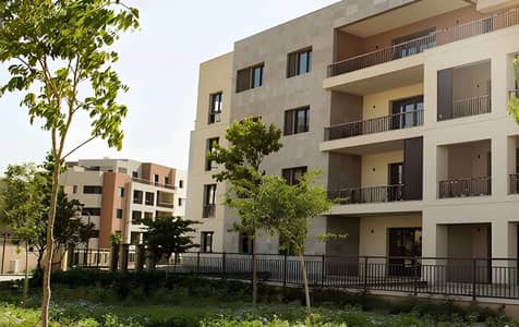 شقة للبيع استلام فوري 3 غرف موقع مميز جدا في ديستريكت 5 - التجمع الخامس  District 5