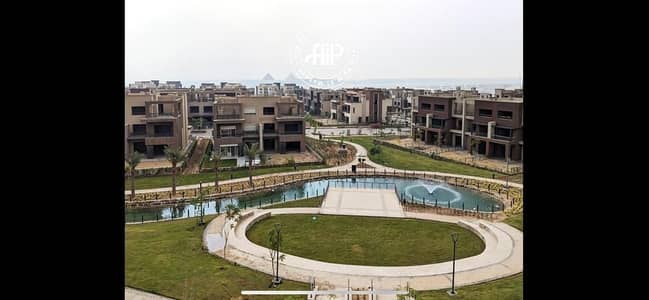 على البحيرة تاون هاوس كورنر للبيع في موقع مميز جدًا في نيو جيزة بإطلالة كاملة على البحيرة