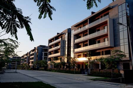 بنتهاوس للبيع جاهز للسكن في Patio Oro New Cairo برووف خاص وإطلالة على اللاندسكيب وحمام السباحة