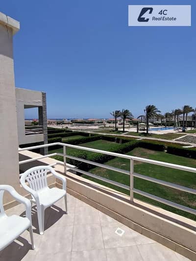 Twin house with a 290 sqm garden, one minute away from the beach, featuring a distinctive view directly facing the swimming pool, at the best price in