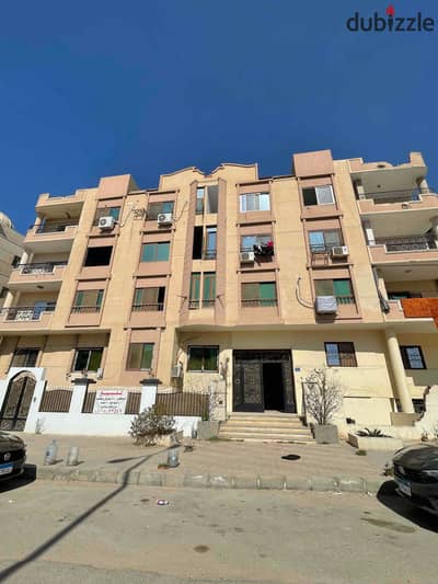 مدينة الشروق- المنطقة السابعة عمارات- على طريق الاوسط مباشرة امام بوابة ٢ السويس