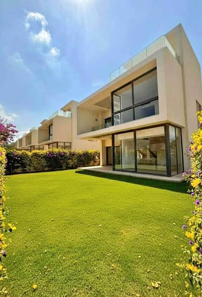 بموقع خيالي فيلا فندقية متشطبة بالكامل باطلالة رائعة  للبيع في Zed East التجمع - القاهرة الجديدة