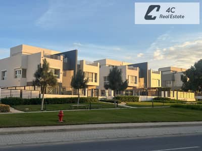 down payment , installmentstwin house ready to move view landscape lowest total price in compound hyde park fifth settlement