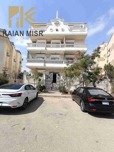 شقة أرضي بجاردن للبيع – الحي الأول شرق فيلات – الشروق