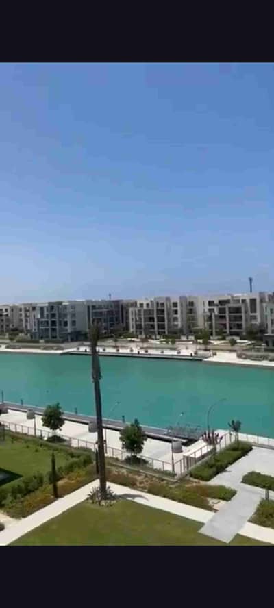 لسرعة البيع شاليه 3 غرف علي القنال في مارينا مراسي الساحل الشمالي