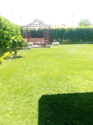 موقع مميز جدًا – فيلا مستقلة للبيع في جراند هايتس