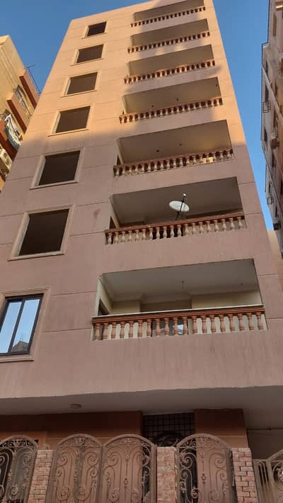 عماره بالكامل للبيع في قلب المعادي الجديده في موقع مميز جدا