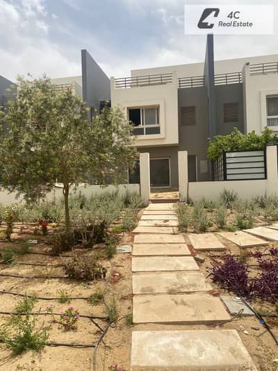 ب التقسيط و اقل سعر ل تاون هاوس ميدل 216 م اقل مقدم متاح في هايد بارك التجمع الخامس Hyde park new cairo fifth settlement