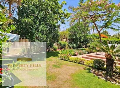 Ready to move villa in compound creek town with private roof