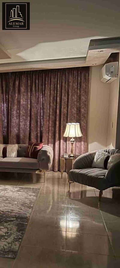 شقه مميزه للايجار مفروش في مدينتي B10   مساحه 200م          دور اول   تشطيبات الترا سوبر لوكس       دبل فيو وايد جاردن       بالقرب من الخدمات