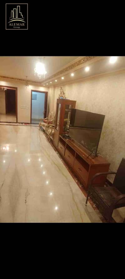 شقه بيع في مدينتي B11مساحه 218م +جاردن 100متر