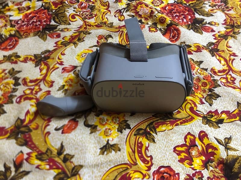 Oculus Go Grey Color VR  Excellent condition 1