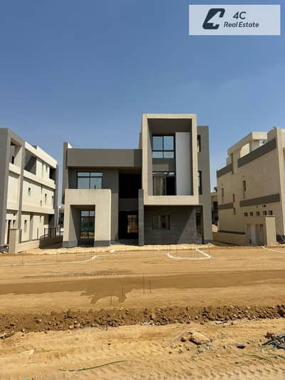 Standalone Villa Ready for Immediate Delivery in a Prime Location with Landscape and Lake View for Sale in Saada Compound Fifth Settlement, New Cairo
