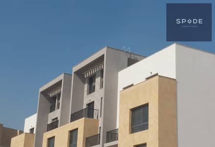 تاون هاوس ميدل للبيع – زد إيست