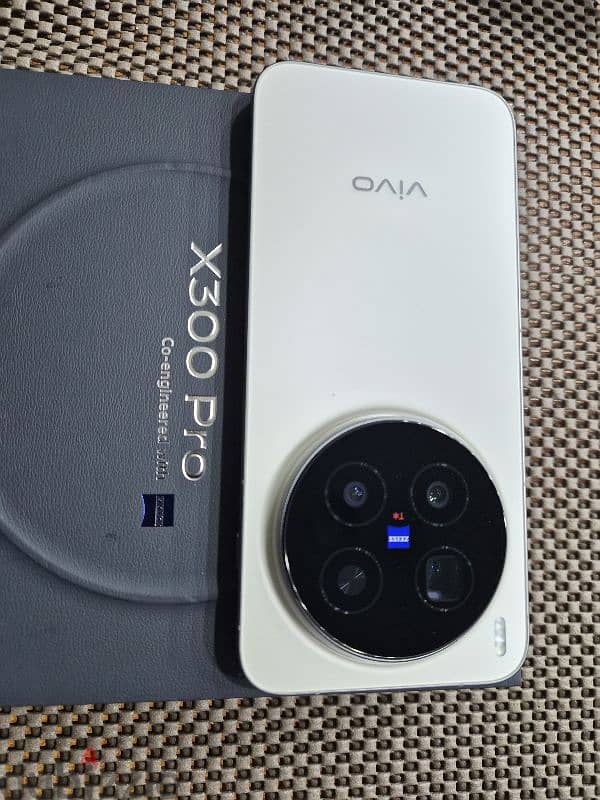 vivo X300 pro global 1