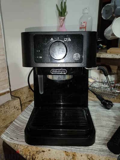 Delonghi ماكينة تحضير القهوة من ديلونجي 1100 وات - اسود - EC230-BK