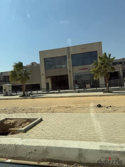 محل تجارى للايجار مول  بالم هيلز التجمع الخامس