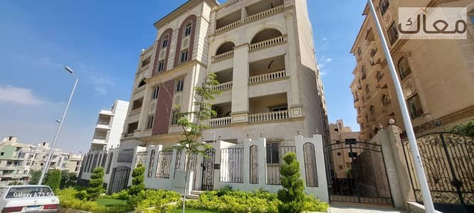 Ready-to-move apartment with meters – Prime location in South Lotus