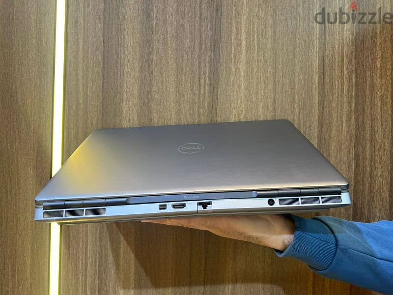Dell Workstation 7550 3
