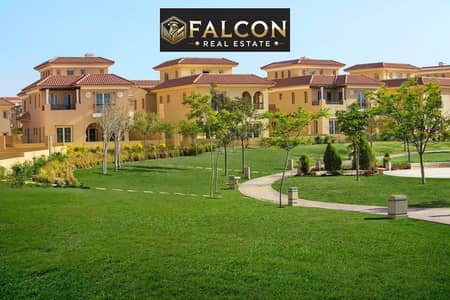 with 18% Discount Recieve immediately a Ready To Move Town House Villa Direct on Main 90's Street in Hyde Park New Cairo , 5th Settlement