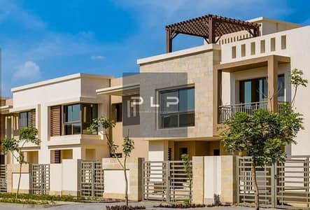 فيلا للبيع متشطبه بالكامل بمقدم 5% فقد وتقسيط لحد 10 سنوات في كمبوند طلاله دايركت علي طريق السويس برايم لوكيشن