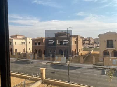 تاون هاوس ميدل للبيع باقل سعر جاهز للاستلام والمعاينة في قلب التجمع الخامس بكمبوند سيتي جيت ديار القطرية بمرحلة Sapphire B باقرب من AUC